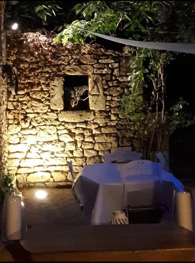 Aux Berges Du Pont Du Gard Acomodação com café da manhã Vers-Pont-du-Gard Exterior foto