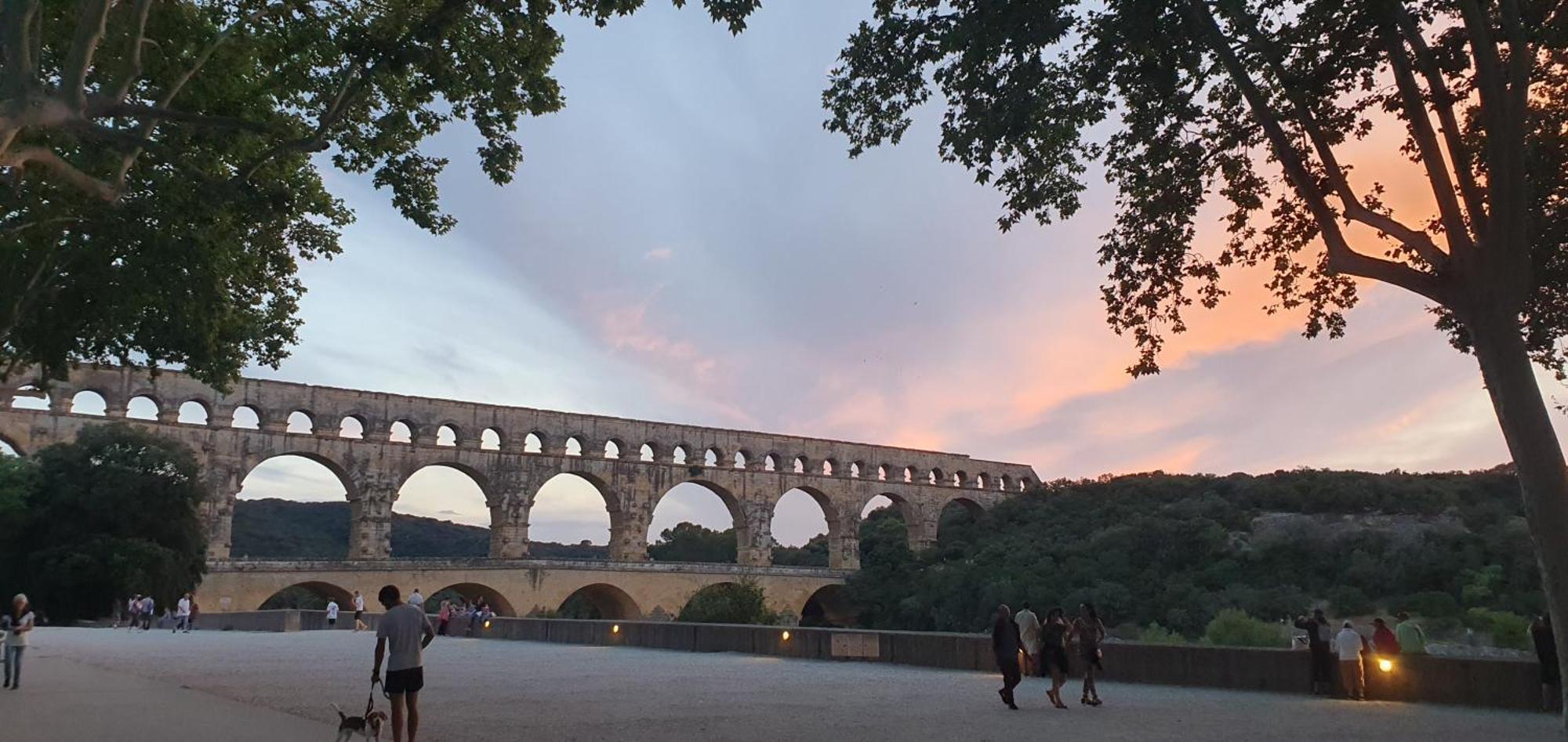 Aux Berges Du Pont Du Gard Acomodação com café da manhã Vers-Pont-du-Gard Exterior foto